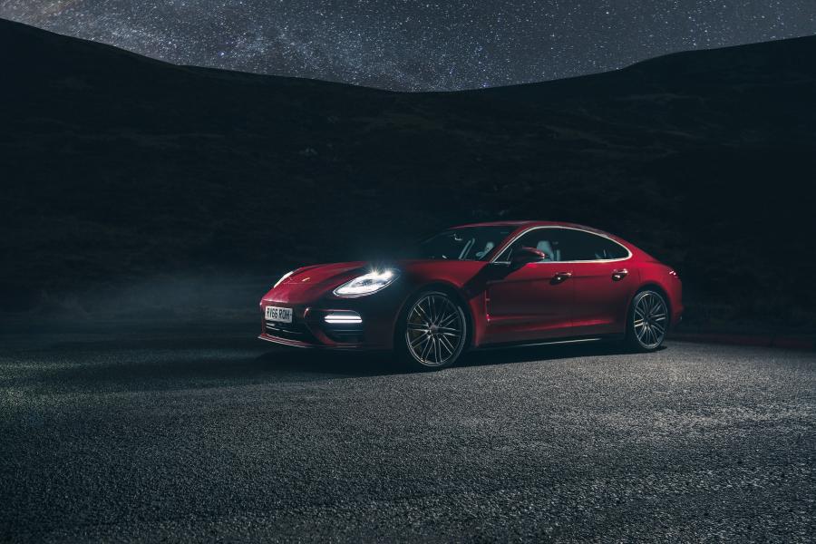  Porsche Panamera Turbo 2016 года  (UK) (фото 7 из 16)